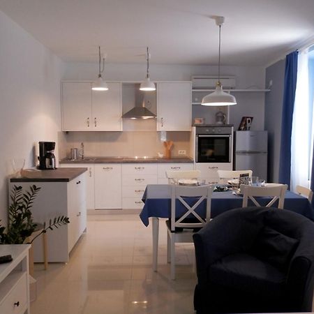 Apartment Kiki Candy Малинска Номер фото